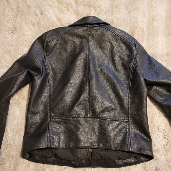 Black faux leather H&M motorcycle jacket - Picture 2 of 6